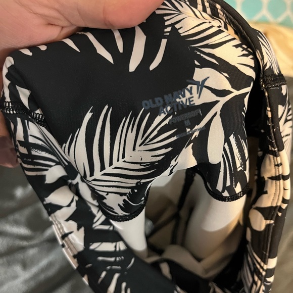 Old Navy Palm Print Biker Shorts - Picture 2 of 2